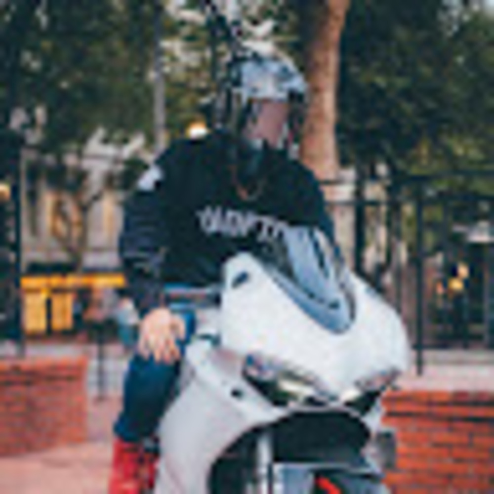 Meet your Posher, Alex